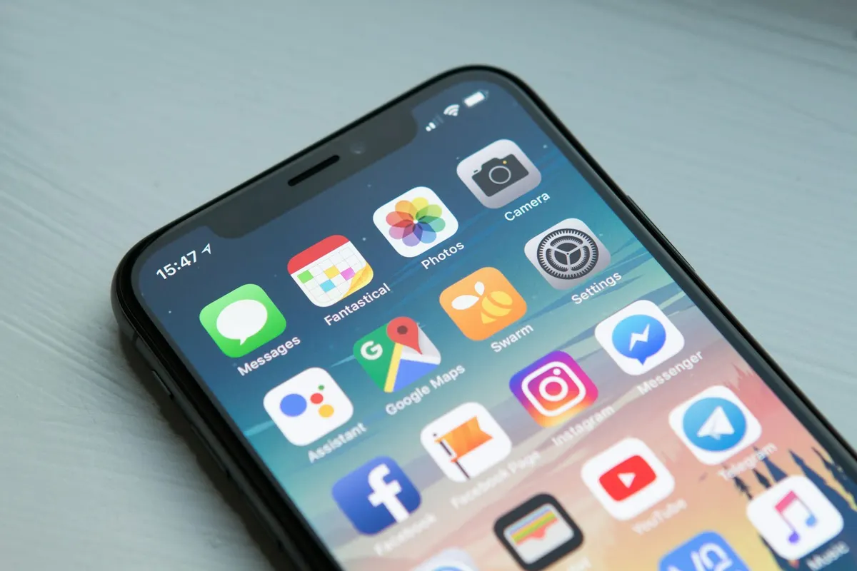 Smartphone avec applications de messagerie